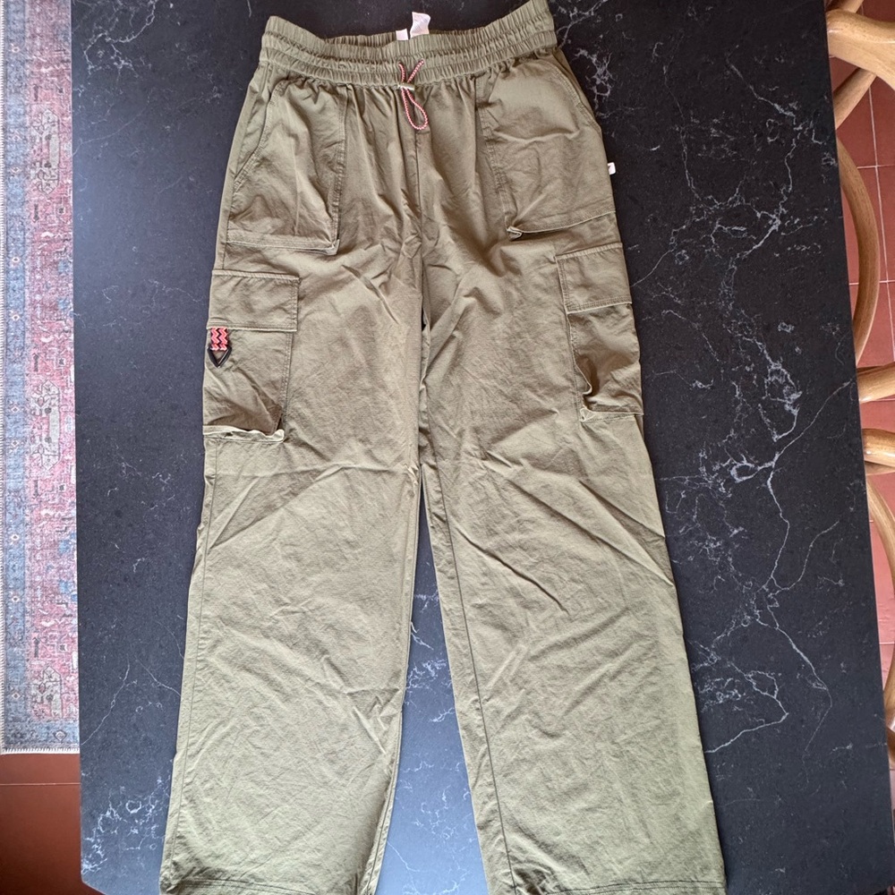 Fabletics Cargo Pants - Picture 3 of 9